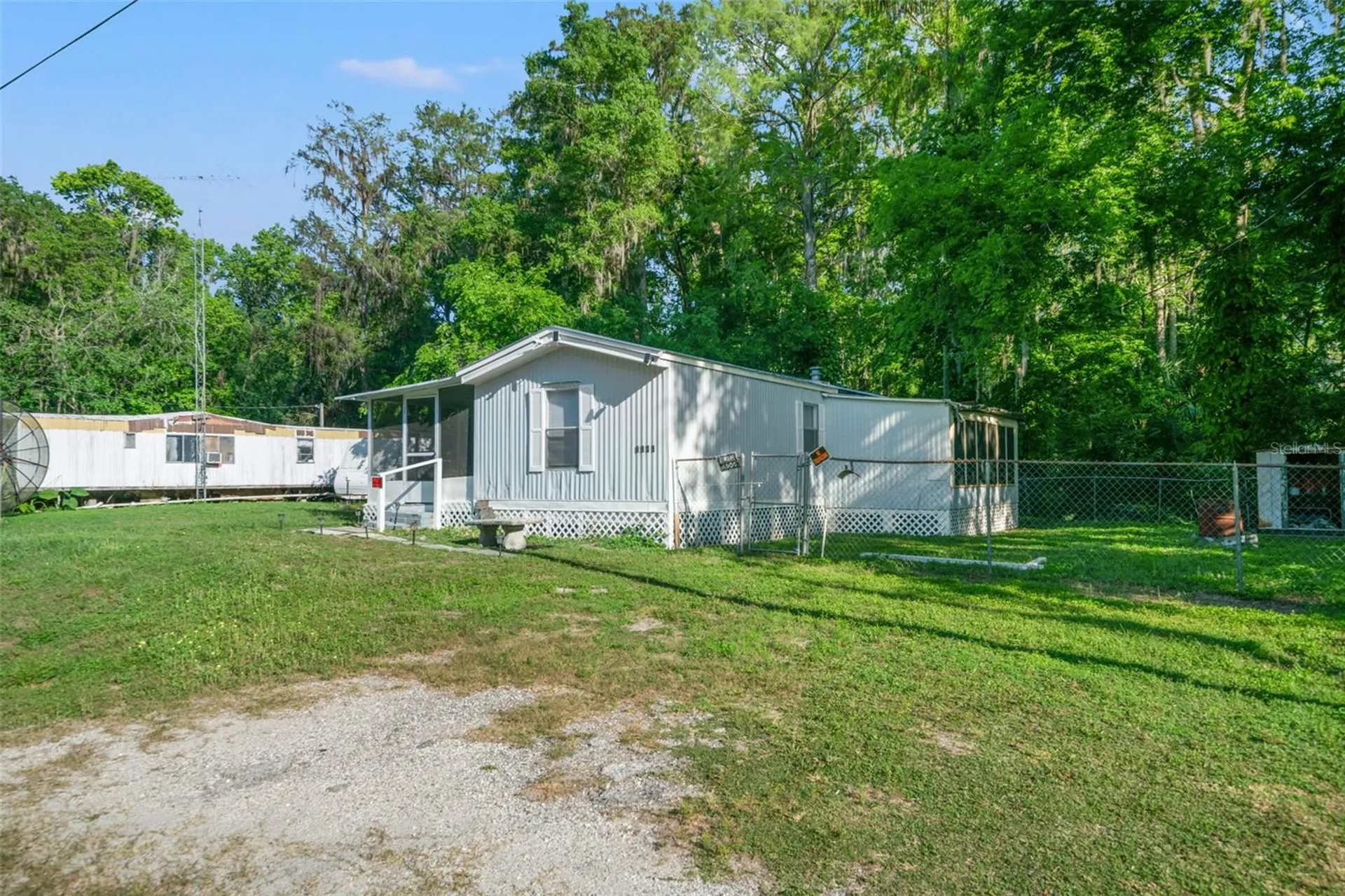 1940 Cr 428 Lake Panasoffkee FL 33538