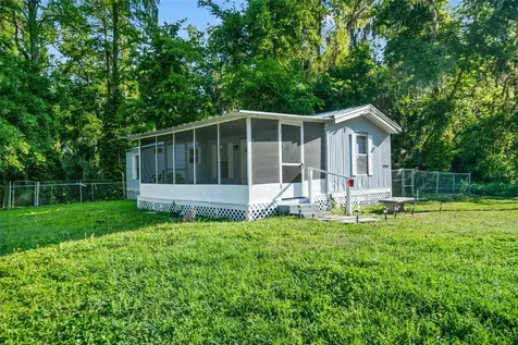 1940 Cr 428 Lake Panasoffkee FL 33538