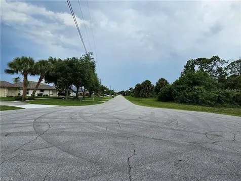105 Island Court Rotonda West FL 33947