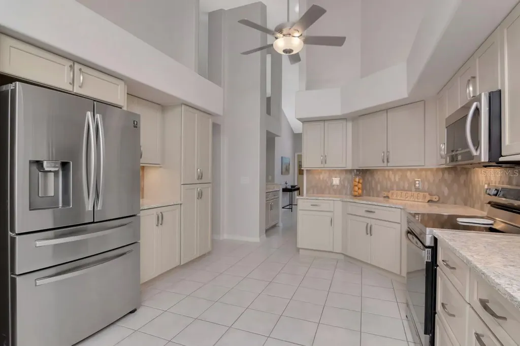 889 Crestridge Circle Tarpon Springs FL 34688