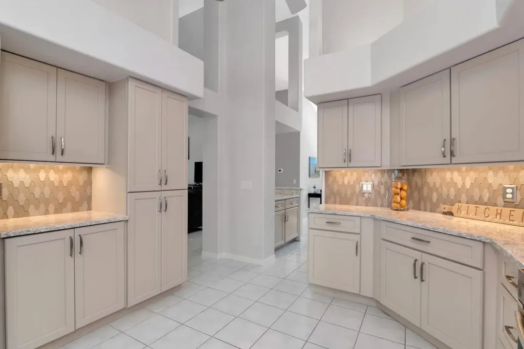 889 Crestridge Circle Tarpon Springs FL 34688