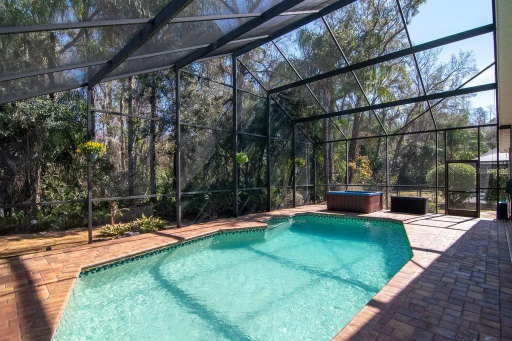 889 Crestridge Circle Tarpon Springs FL 34688