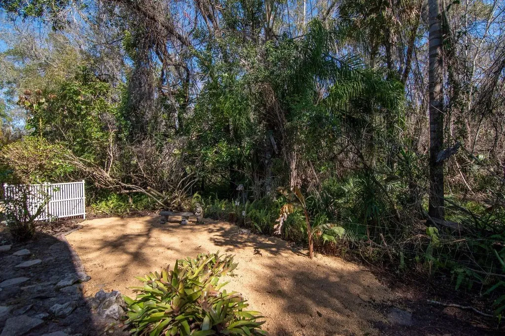 889 Crestridge Circle Tarpon Springs FL 34688