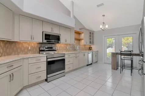 889 Crestridge Circle Tarpon Springs FL 34688