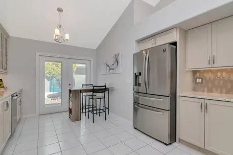 889 Crestridge Circle Tarpon Springs FL 34688