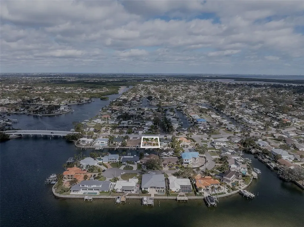 1336 40th Avenue NE St Petersburg FL 33703