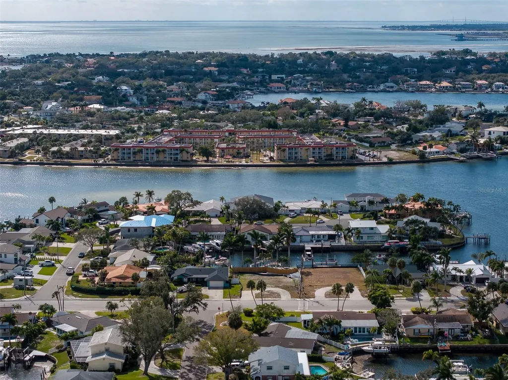 1336 40th Avenue NE St Petersburg FL 33703