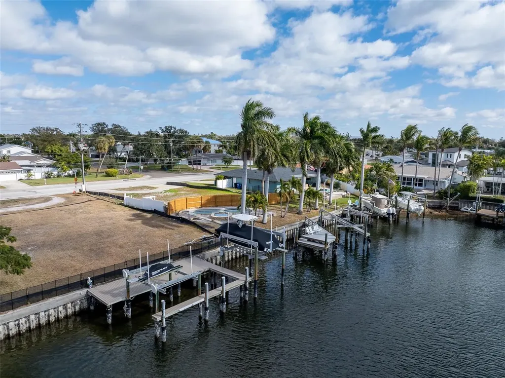 1336 40th Avenue NE St Petersburg FL 33703