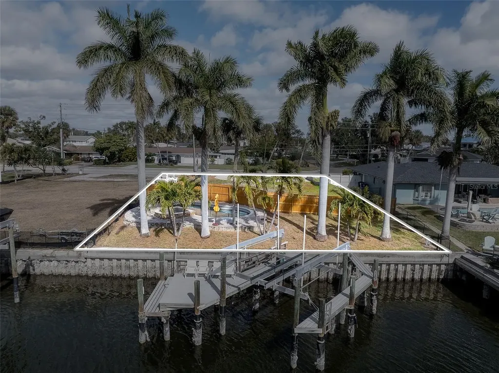 1336 40th Avenue NE St Petersburg FL 33703