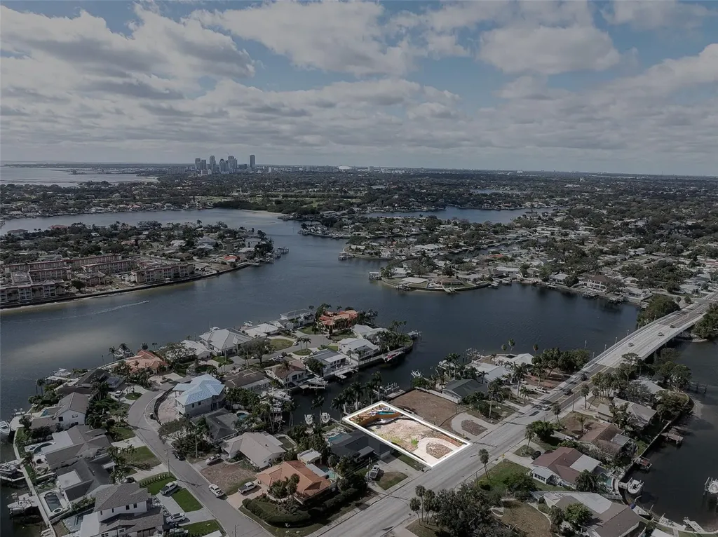 1336 40th Avenue NE St Petersburg FL 33703