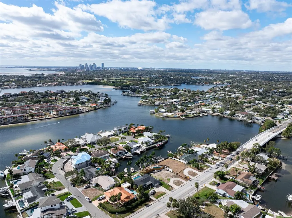 1336 40th Avenue NE St Petersburg FL 33703