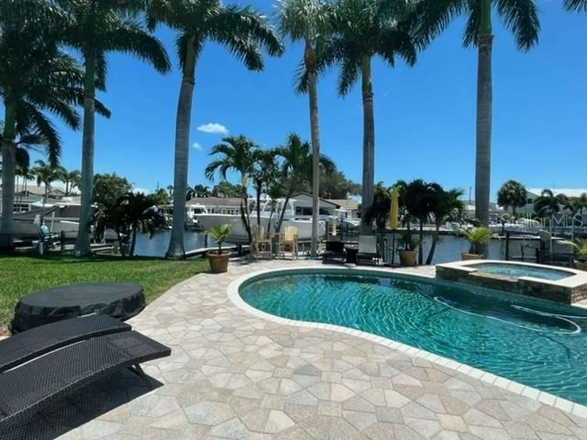 1336 40th Avenue NE St Petersburg FL 33703