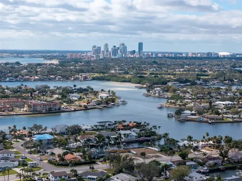 1336 40th Avenue NE St Petersburg FL 33703