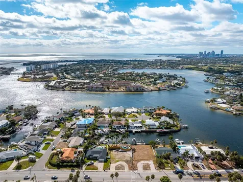 1336 40th Avenue NE St Petersburg FL 33703