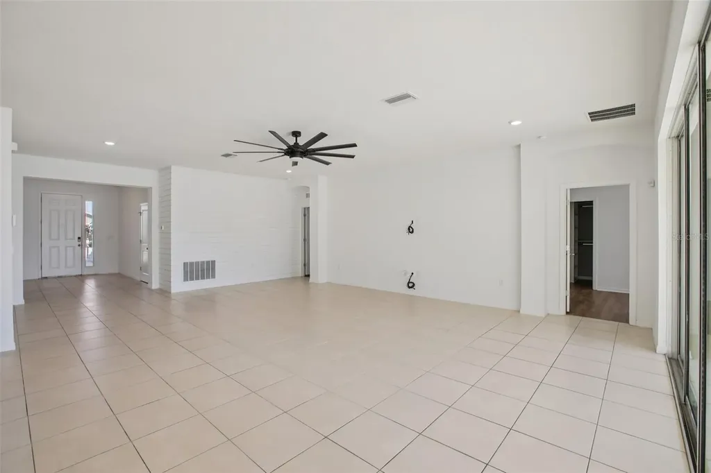 10747 Laxer Cay Loop San Antonio FL 33576