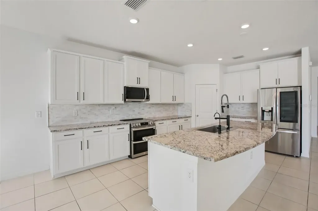 10747 Laxer Cay Loop San Antonio FL 33576