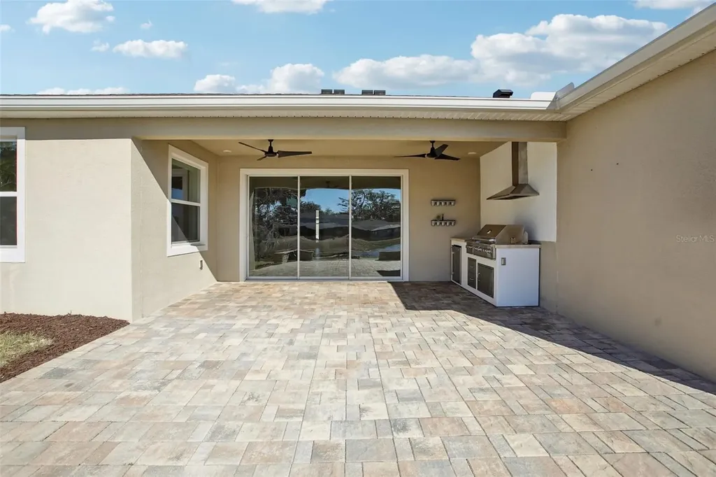 10747 Laxer Cay Loop San Antonio FL 33576