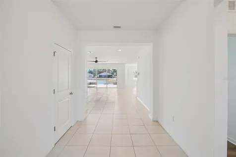 10747 Laxer Cay Loop San Antonio FL 33576