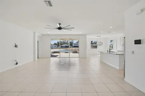 10747 Laxer Cay Loop San Antonio FL 33576