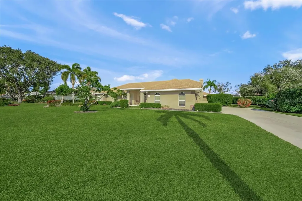 8890 Misty Creek Drive Sarasota FL 34241