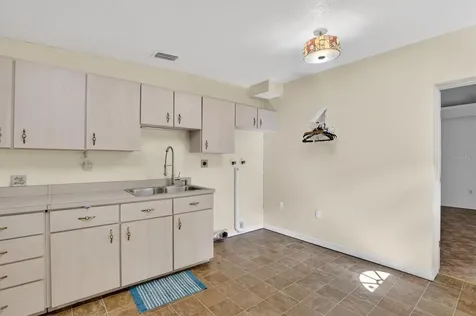 2725 W Charing Road Avon Park FL 33825