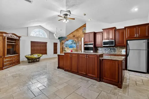 2725 W Charing Road Avon Park FL 33825