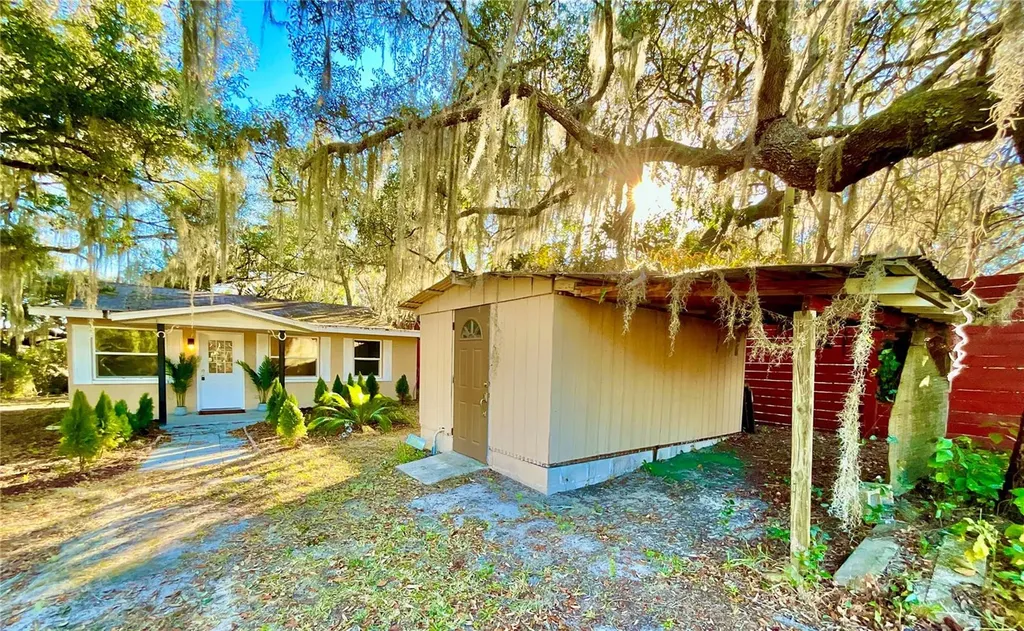 111 2nd Street Melrose FL 32666
