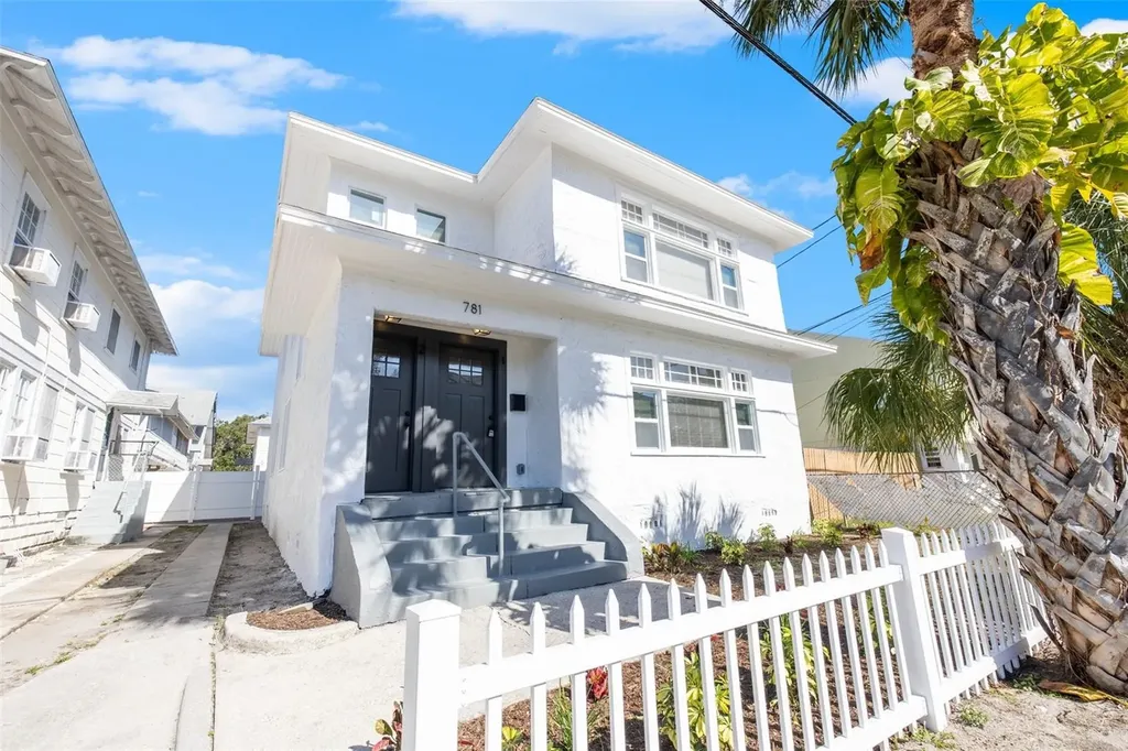 781 31st Avenue N St Petersburg FL 33704