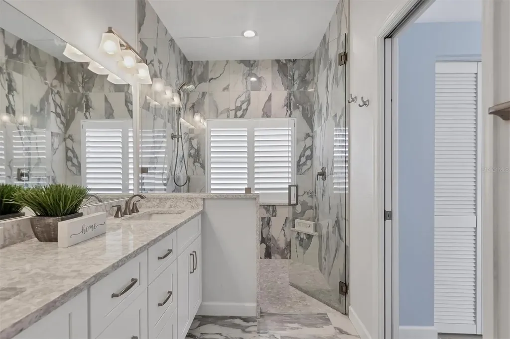 5956 Rachele Drive Sarasota FL 34243