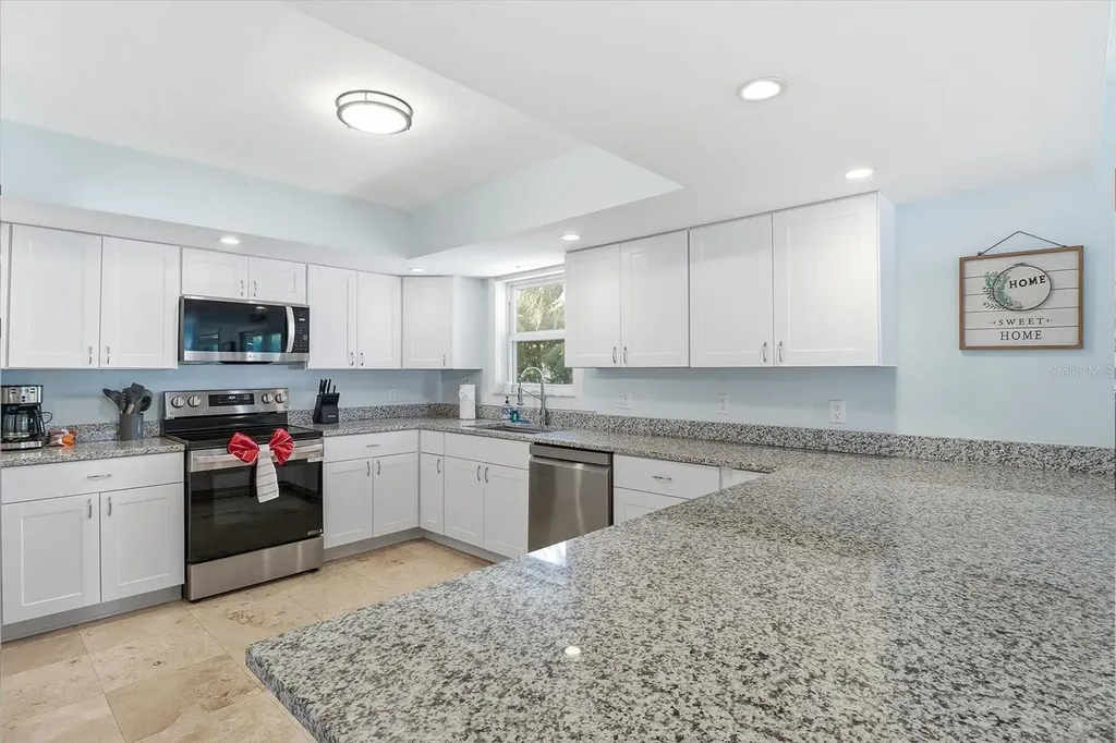 3644 N Hiawatha Terrace Crystal River FL 34428