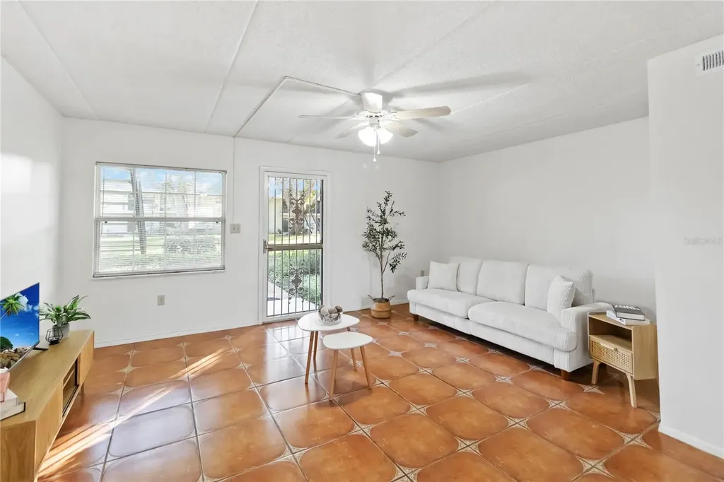 525 Conway Road Orlando FL 32807