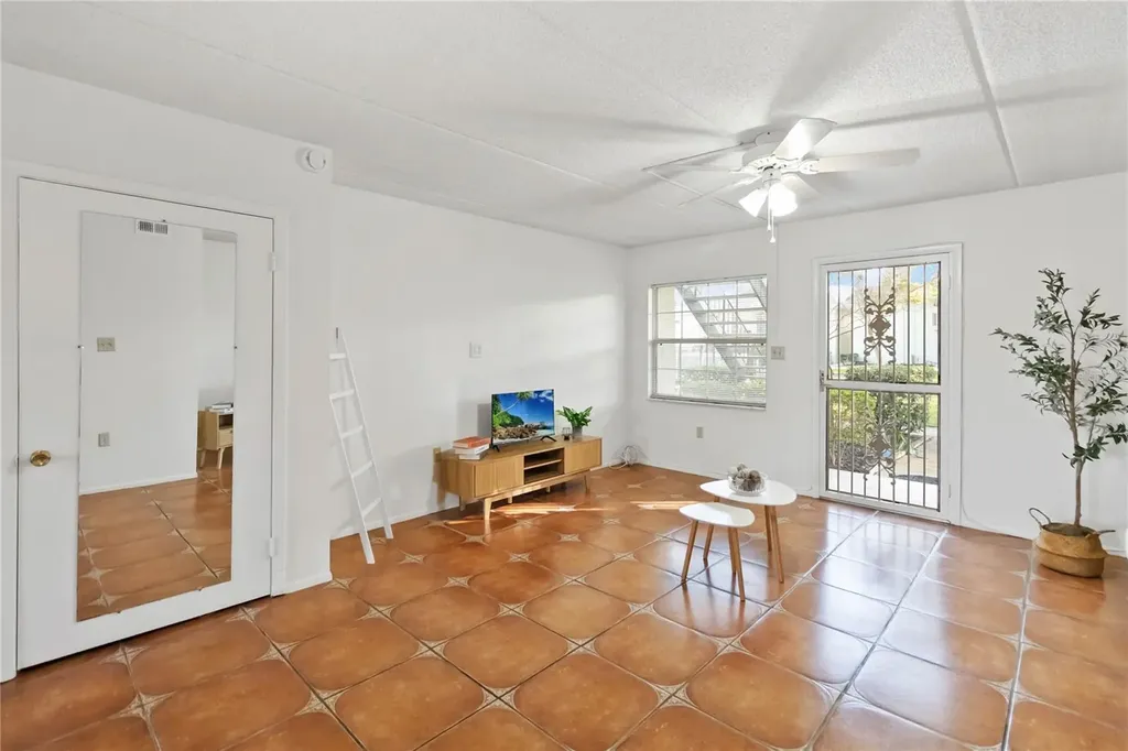 525 Conway Road Orlando FL 32807