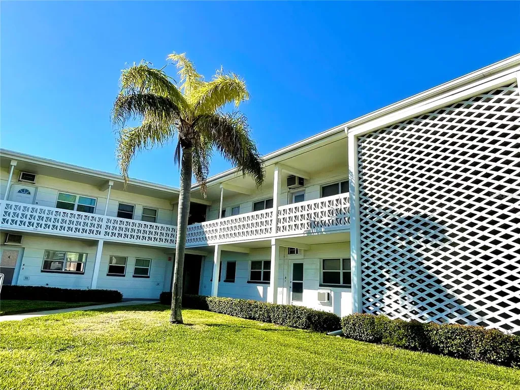 7050 Sunset Way St Pete Beach FL 33706