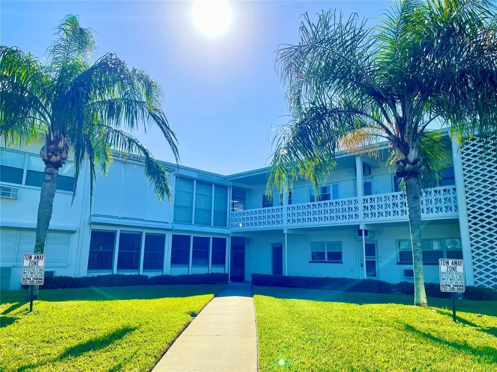 7050 Sunset Way St Pete Beach FL 33706
