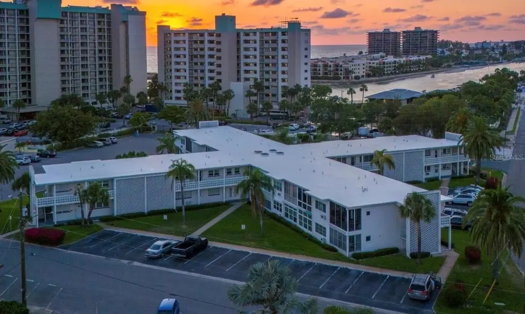 7050 Sunset Way St Pete Beach FL 33706