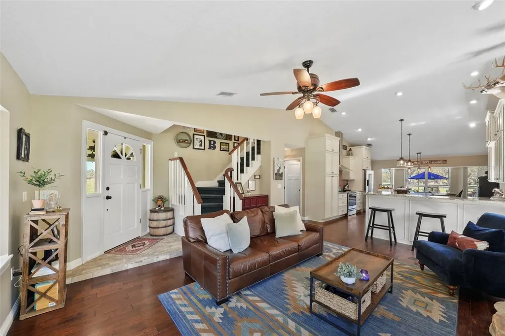 808 Old Welcome Road Lithia FL 33547