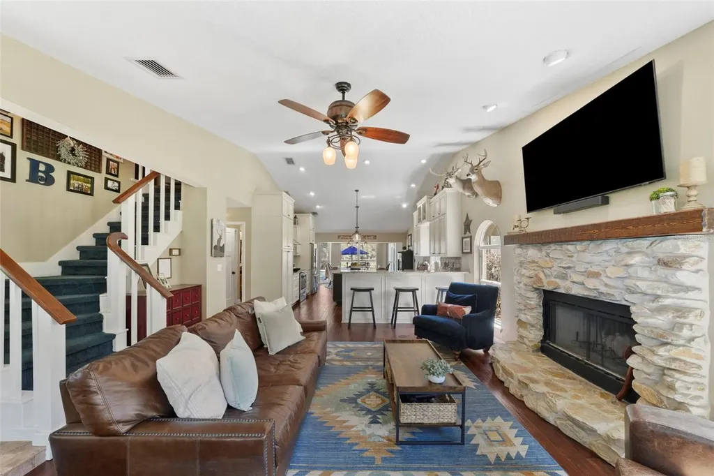 808 Old Welcome Road Lithia FL 33547