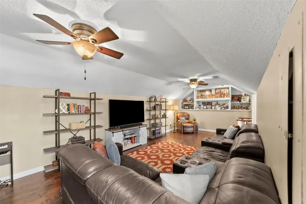 808 Old Welcome Road Lithia FL 33547