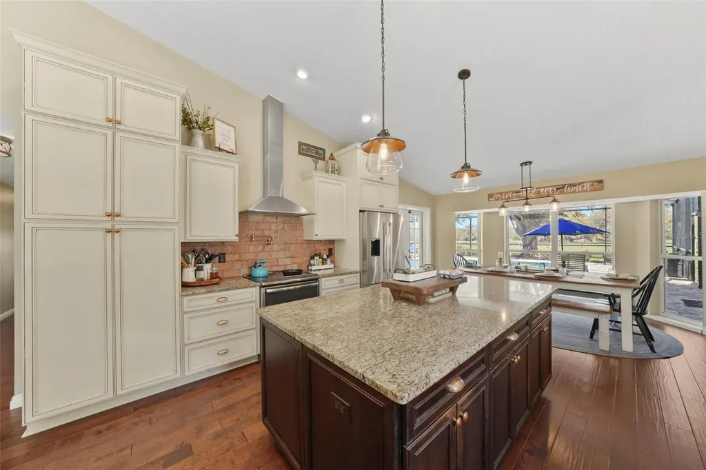 808 Old Welcome Road Lithia FL 33547