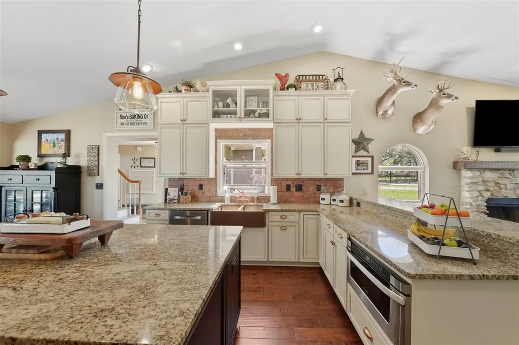 808 Old Welcome Road Lithia FL 33547