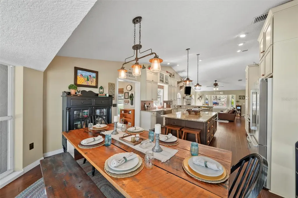 808 Old Welcome Road Lithia FL 33547