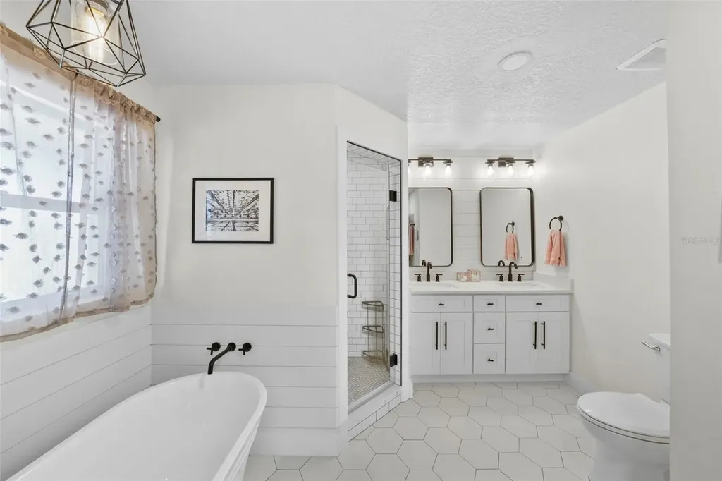 808 Old Welcome Road Lithia FL 33547