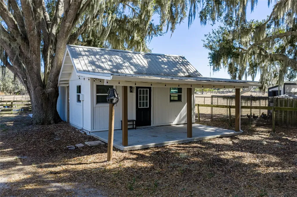 808 Old Welcome Road Lithia FL 33547