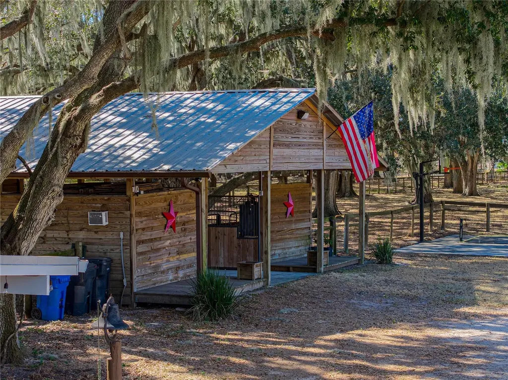 808 Old Welcome Road Lithia FL 33547