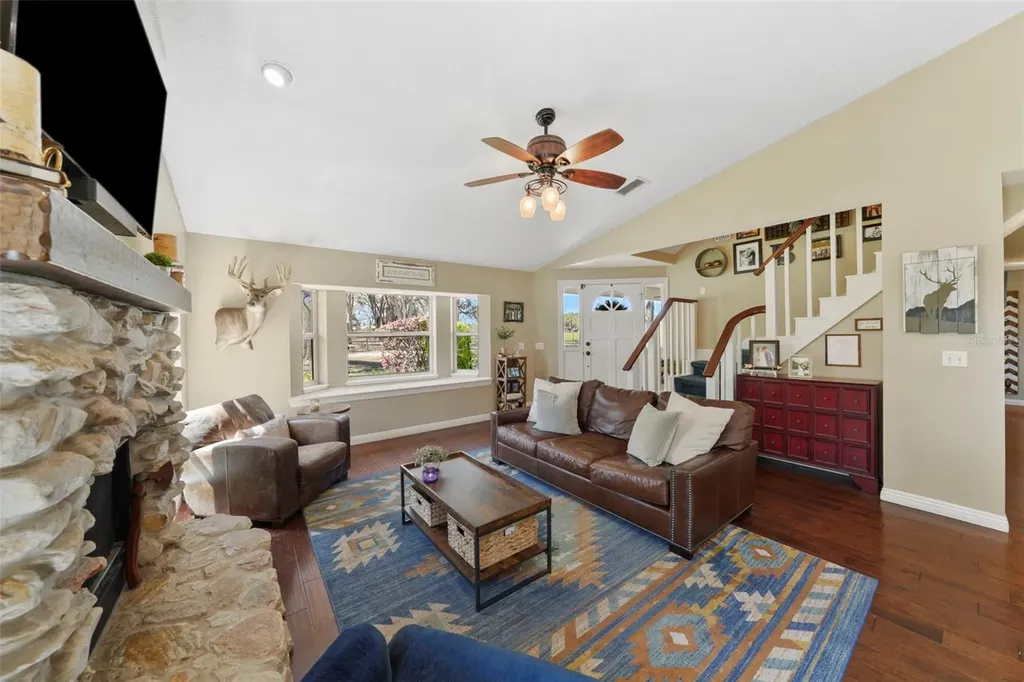 808 Old Welcome Road Lithia FL 33547