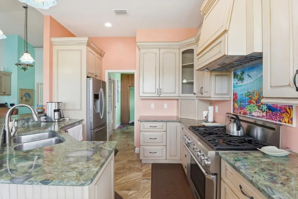 2571 N Seneca Point Crystal River FL 34429