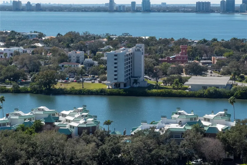 450 Knights Run Avenue Tampa FL 33602