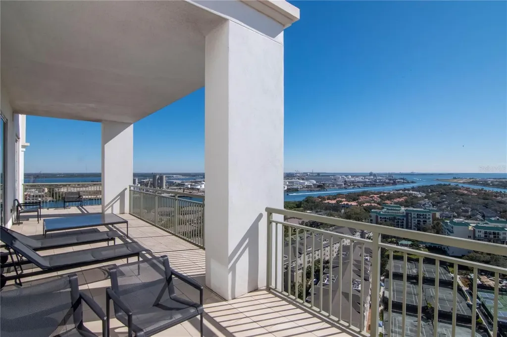 450 Knights Run Avenue Tampa FL 33602