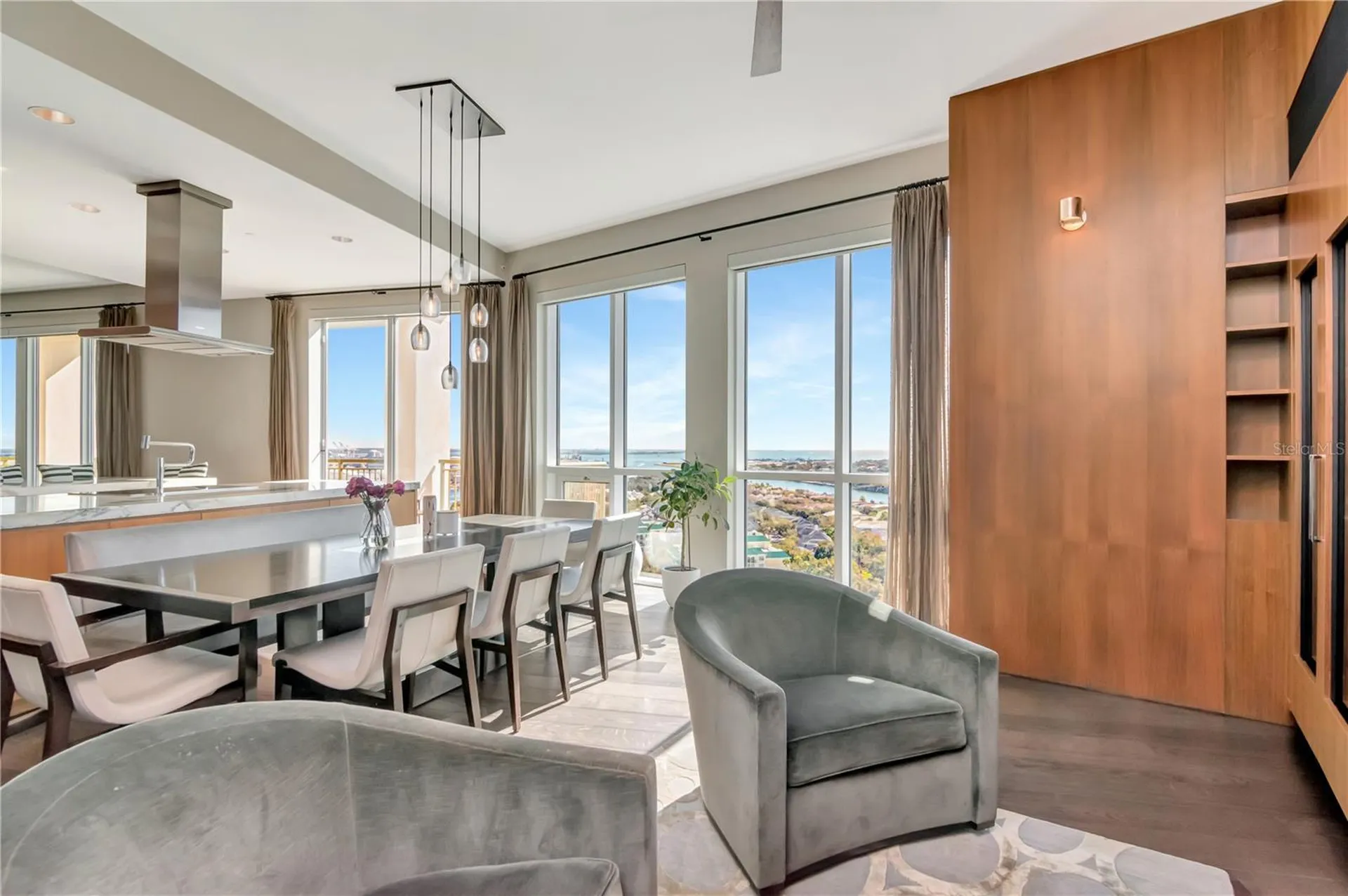 450 Knights Run Avenue Tampa FL 33602