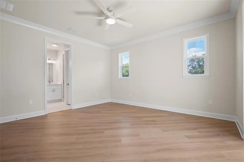 199 E Live Oak Street Tarpon Springs FL 34689